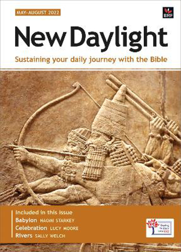 Picture of New Daylight Deluxe edition May-August 2022: Sustaining your daily journey with the Bible